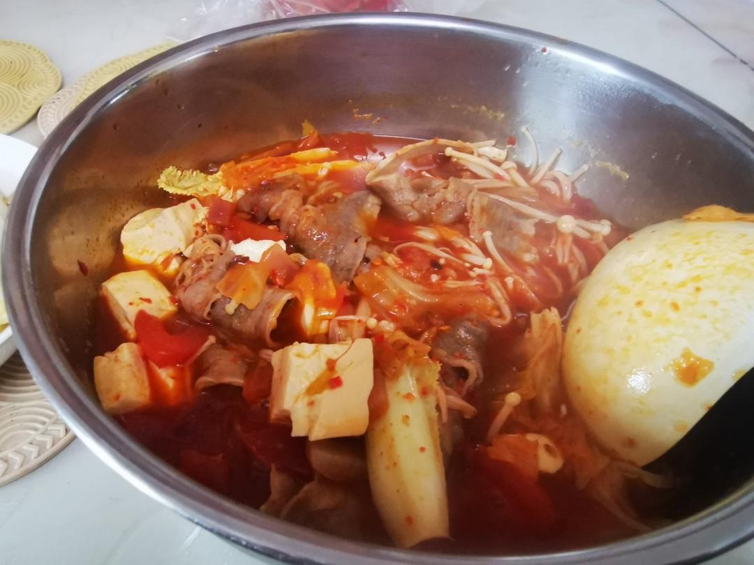 泡菜肥牛金针菇豆腐锅❤