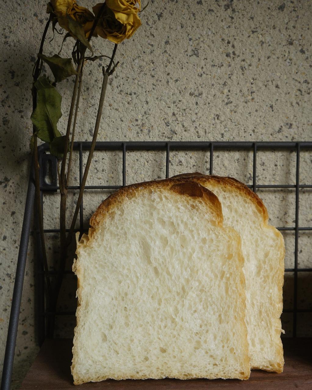 外皮薄而酥脆，内心柔软Q弹— 法式吐司