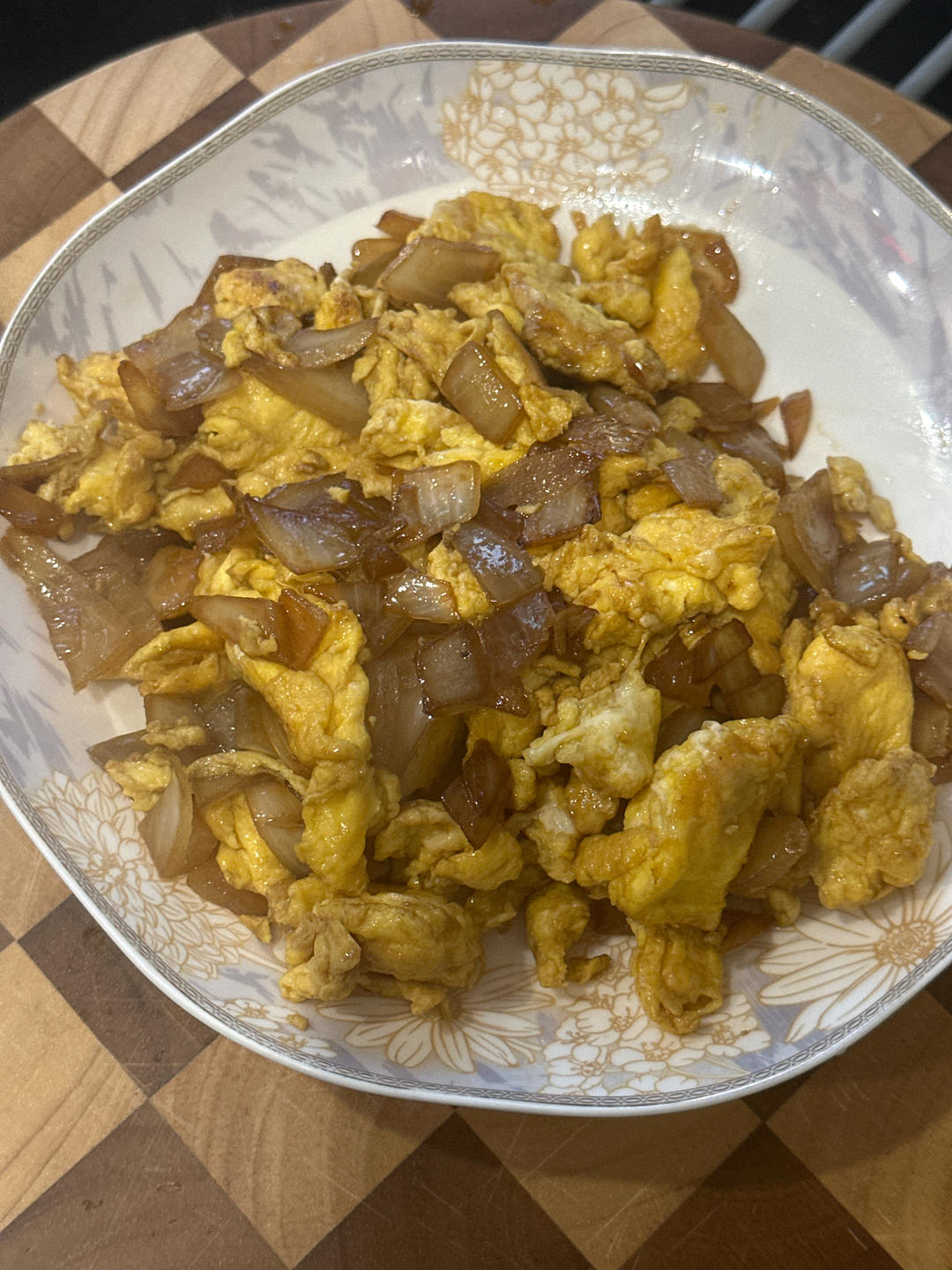 降压防癌的好食材  洋葱炒鸡蛋