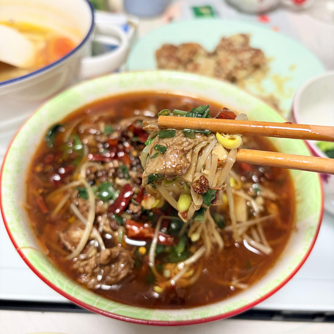 跟四川朋友学的水煮肉片 这也太香了！！