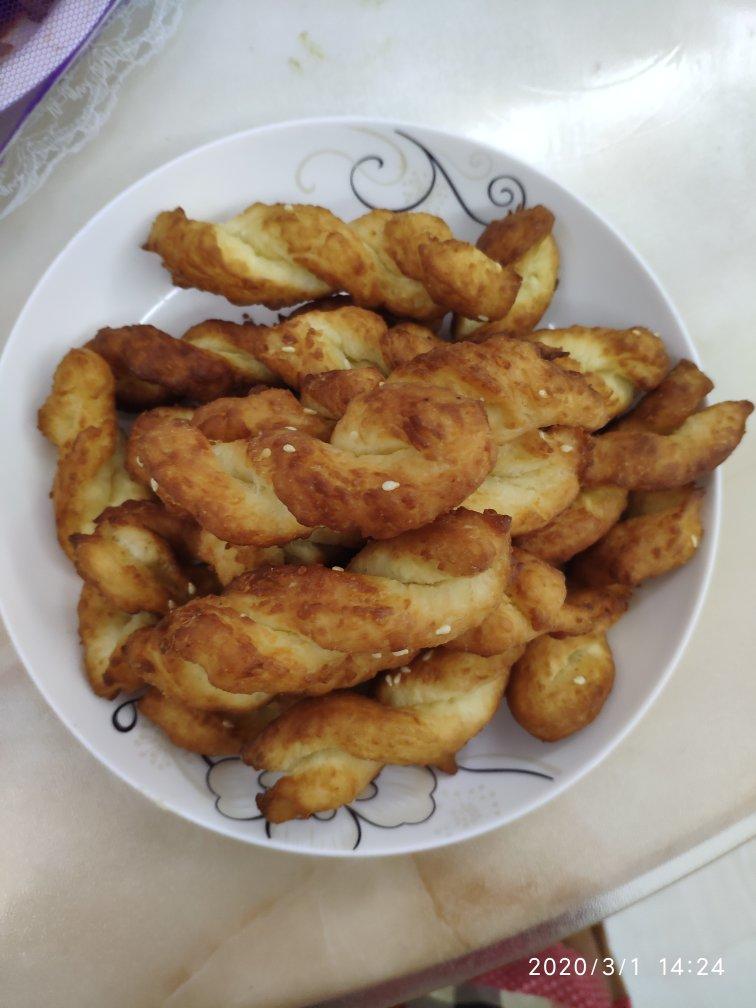 外酥内软的炸麻花