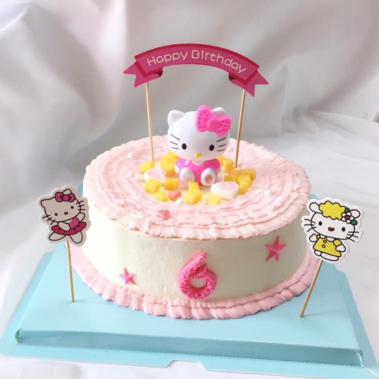 6寸kitty芝士慕斯蛋糕