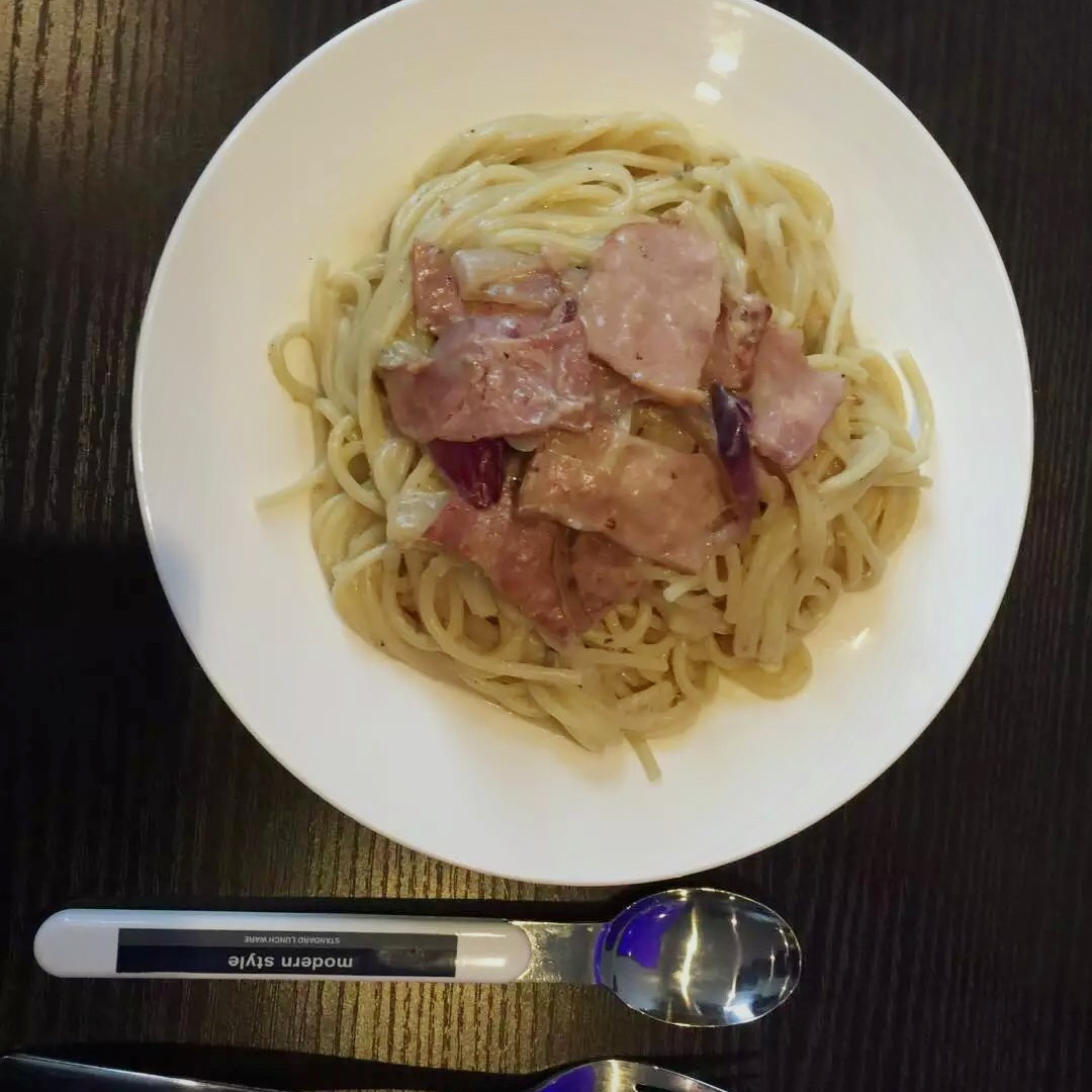奶油培根意大利面