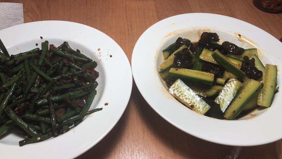 凉拌黄瓜木耳