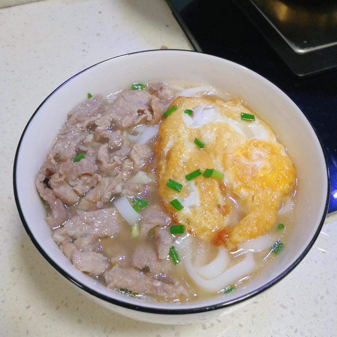 广式早餐-瘦肉汤河粉