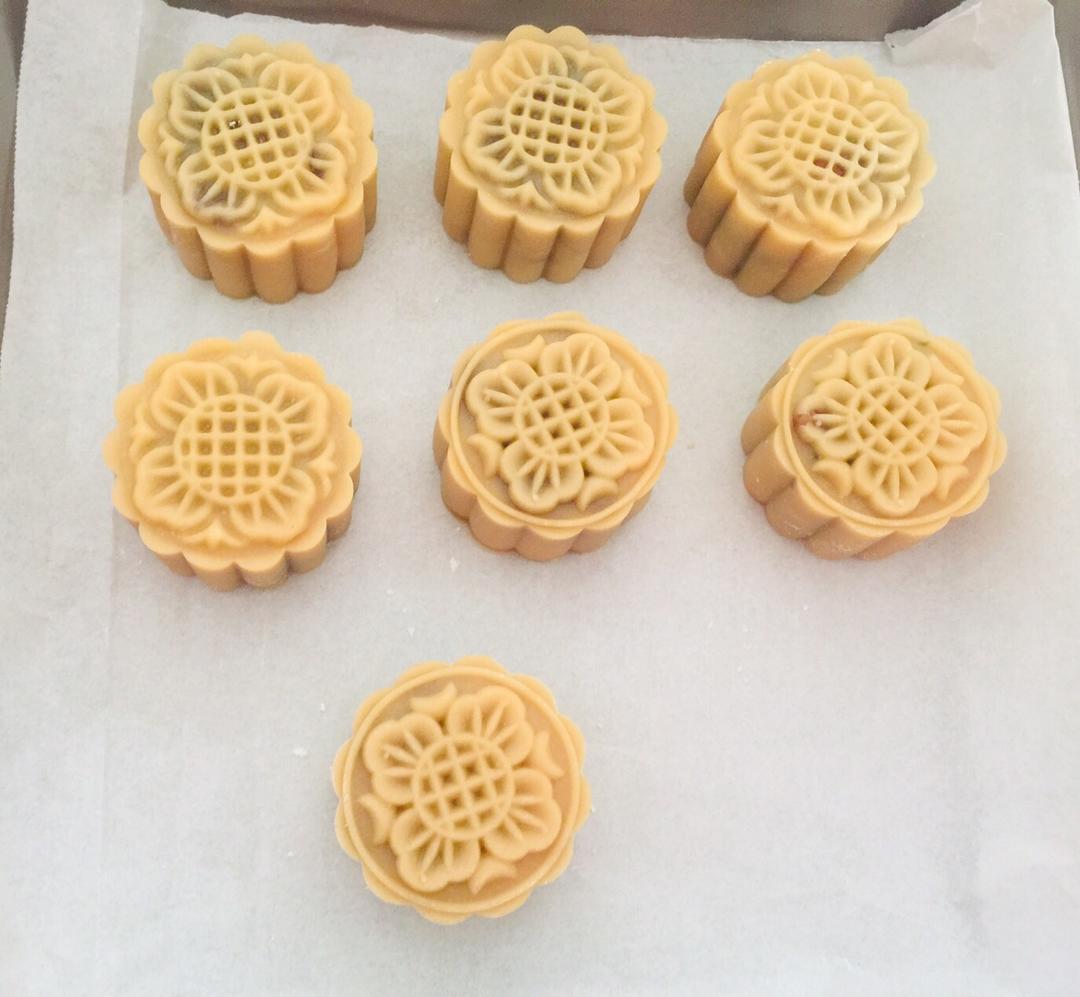 广式月饼—蛋黄莲蓉月饼
