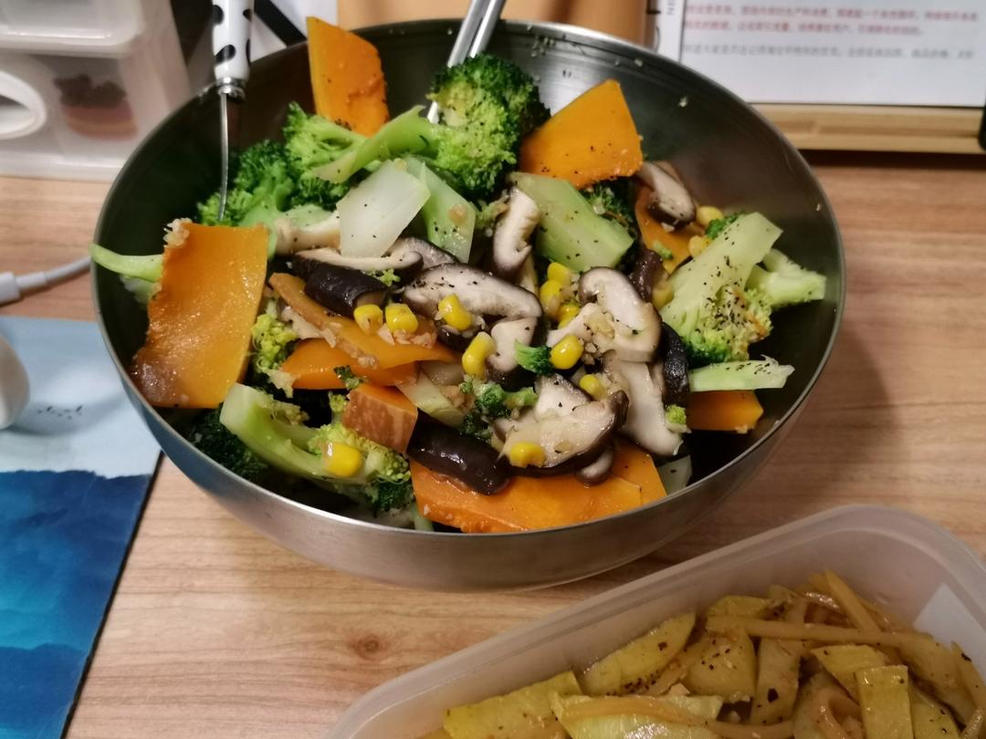全素也可以超好味的炒杂蔬（西兰花香菇胡萝卜）