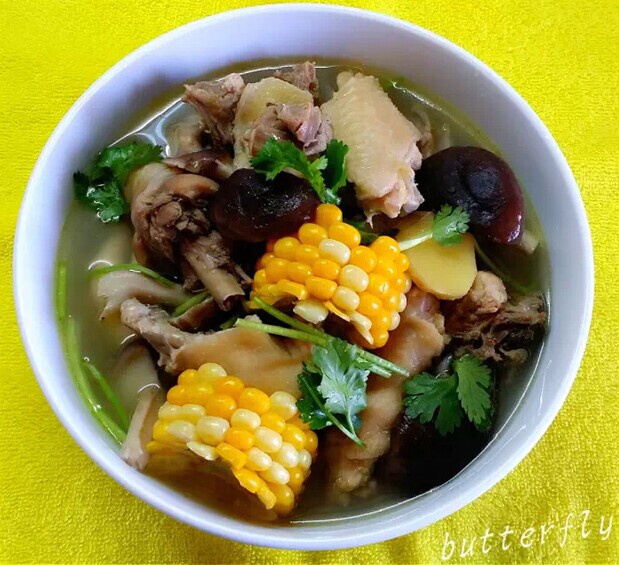 香菇炖鸡汤