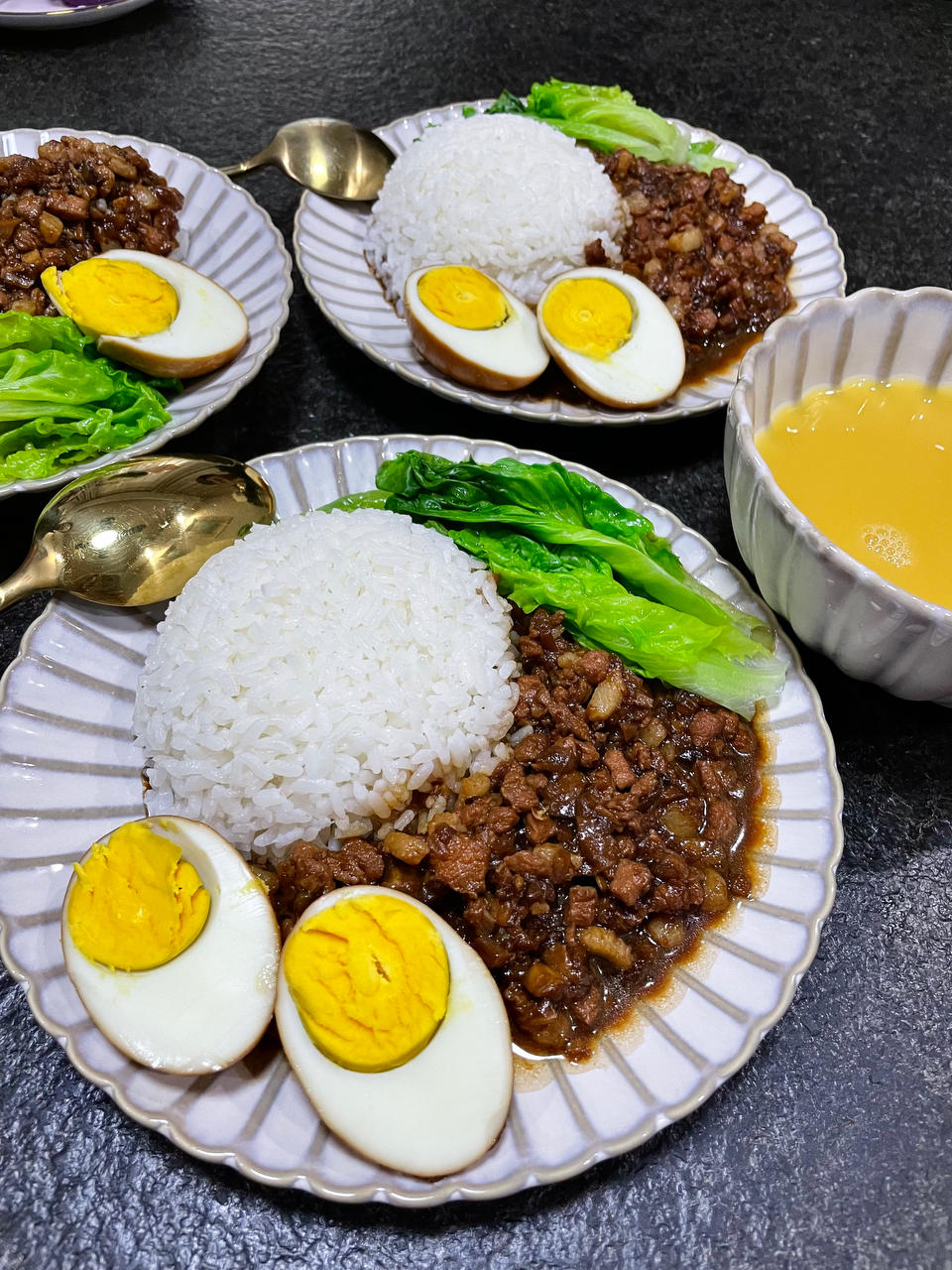 洋葱酥卤肉饭