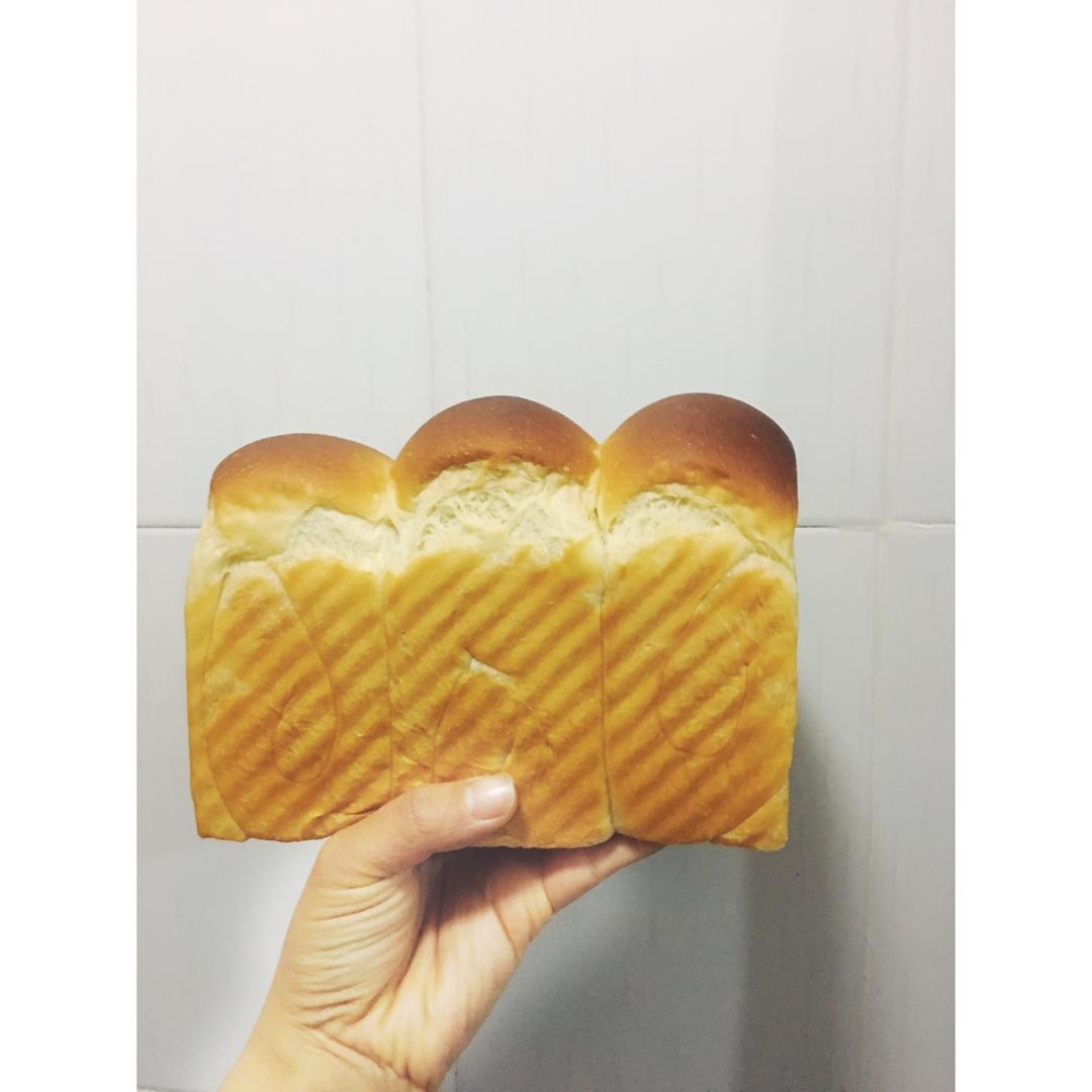 鲜奶吐司（老面法）