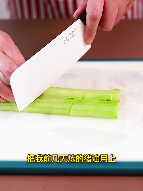 家常炒青瓜的做法 步驟3