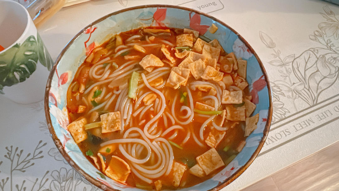 番茄螺蛳粉