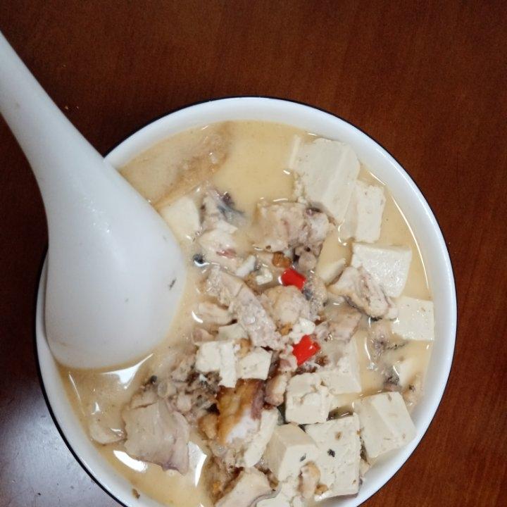 黑鱼豆腐汤～奶白的汤色好喝到爆！