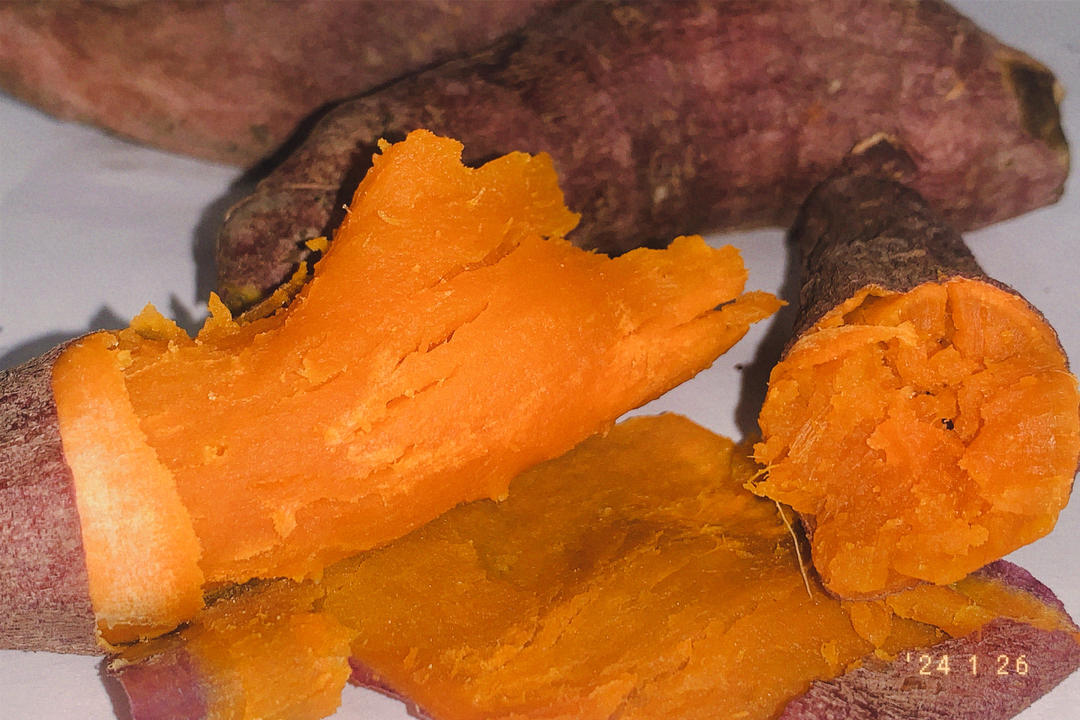 【健康三餐】简单好吃的微波炉烤红薯