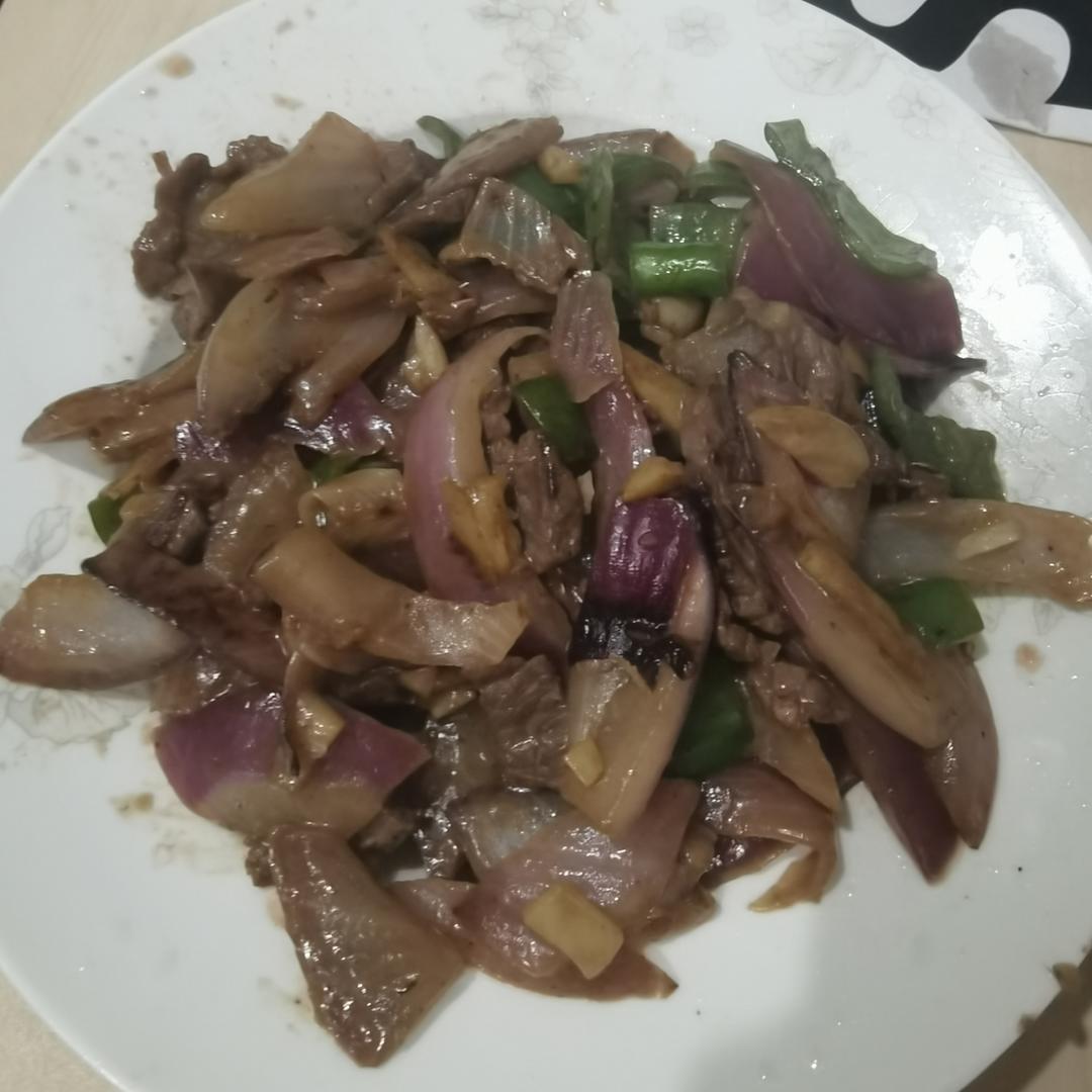 牛肉炒洋葱