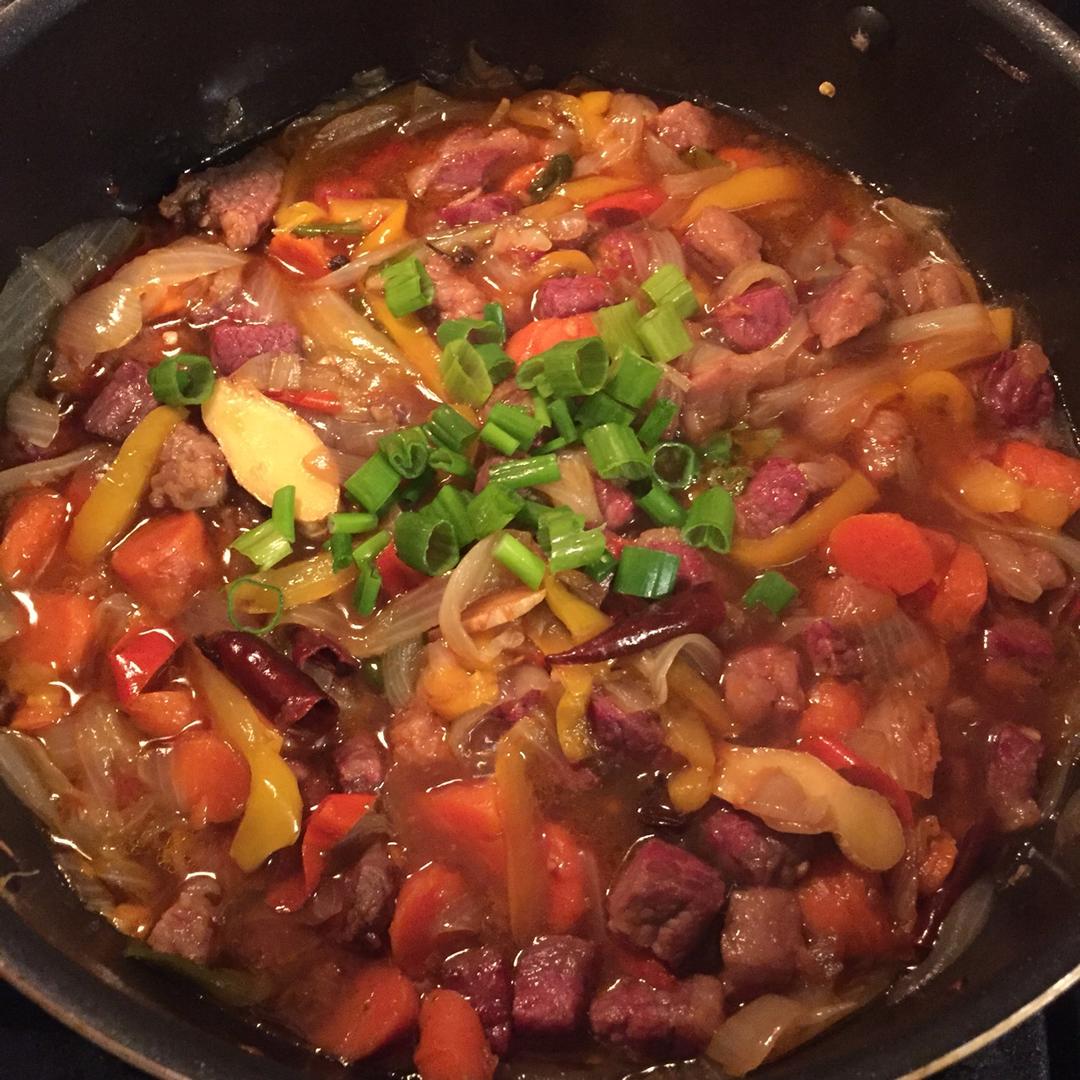 胡萝卜土豆烧牛腩