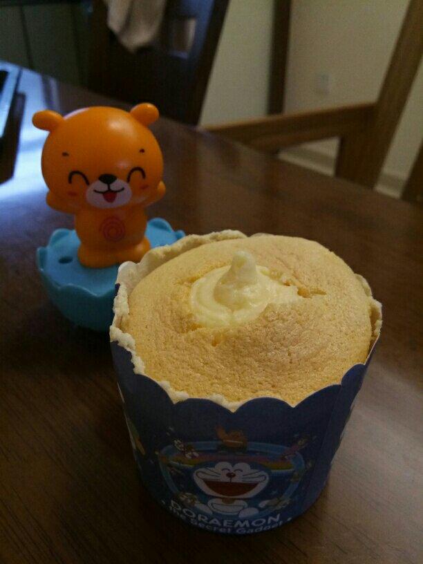 北海道戚风蛋糕(附卡仕达奶油做法)