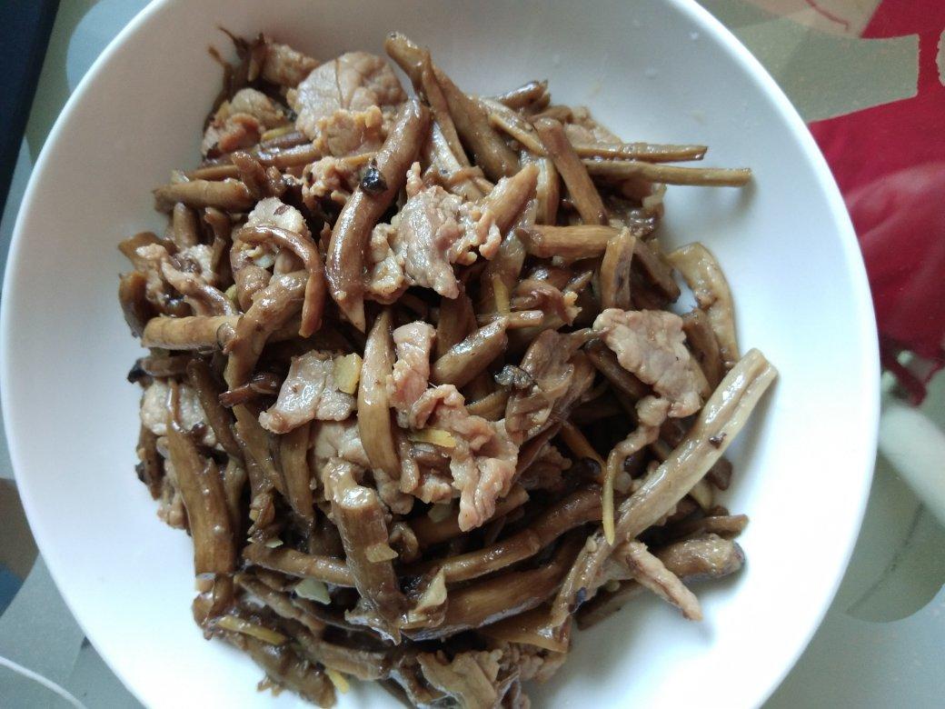 茶树菇炒肉片