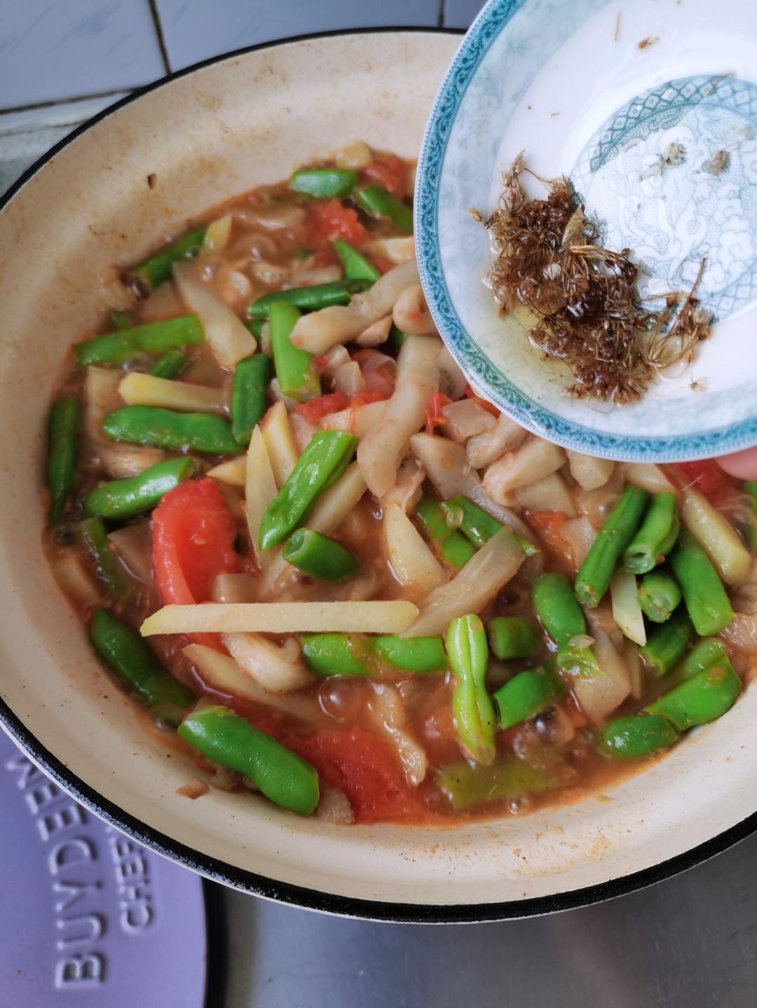 灌汤小笼包+白玉翡翠卷【3月北鼎蒸炖锅食谱】