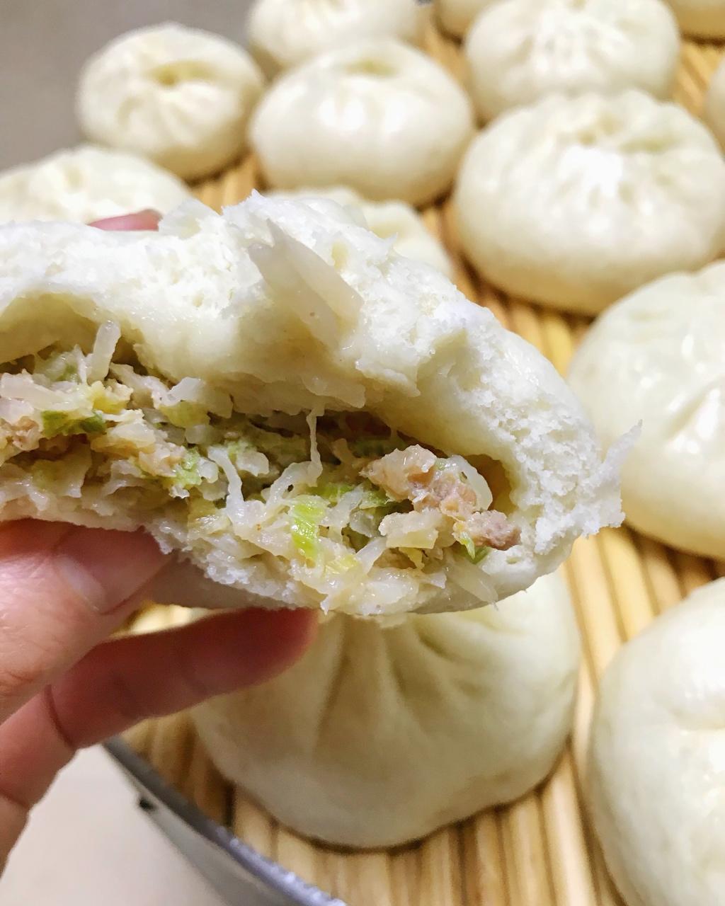 michelle米歇尔 做过白萝卜芹菜肉包子(揉面包包子有小视频)