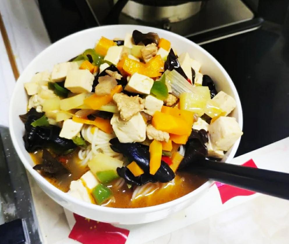 酸辣臊子面的做法