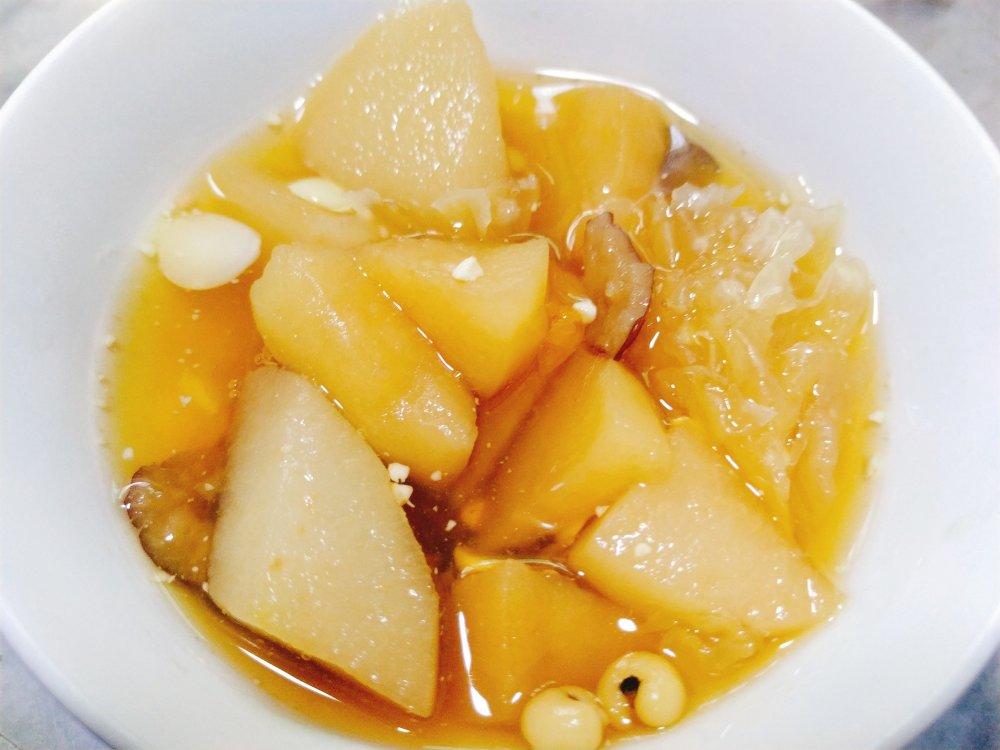 苹果雪梨杏仁汤（润肺解燥）