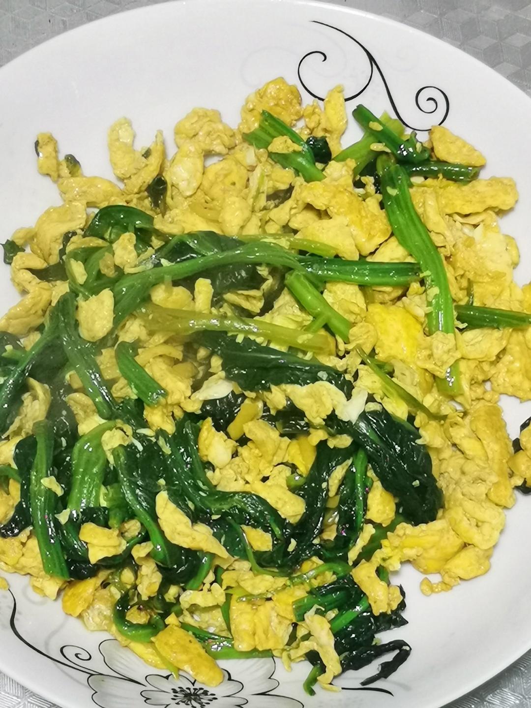 菠菜炒鸡蛋