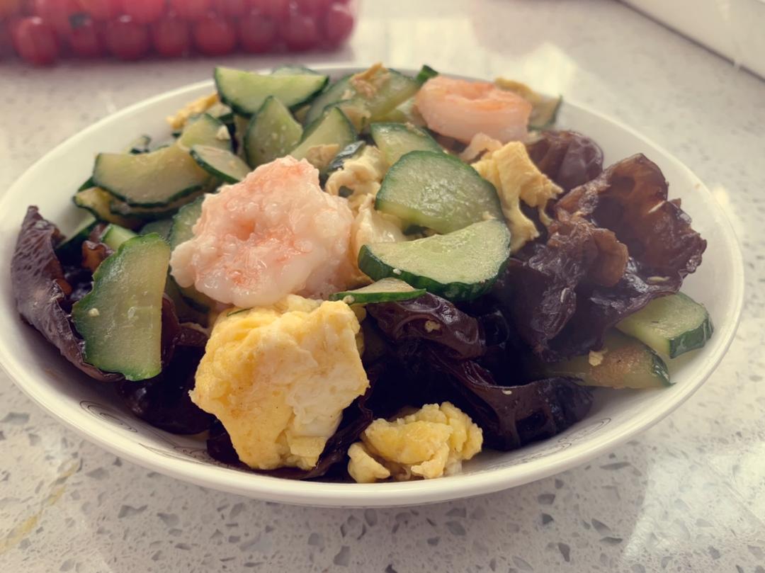 黄瓜片虾仁鸡蛋快手下饭小炒