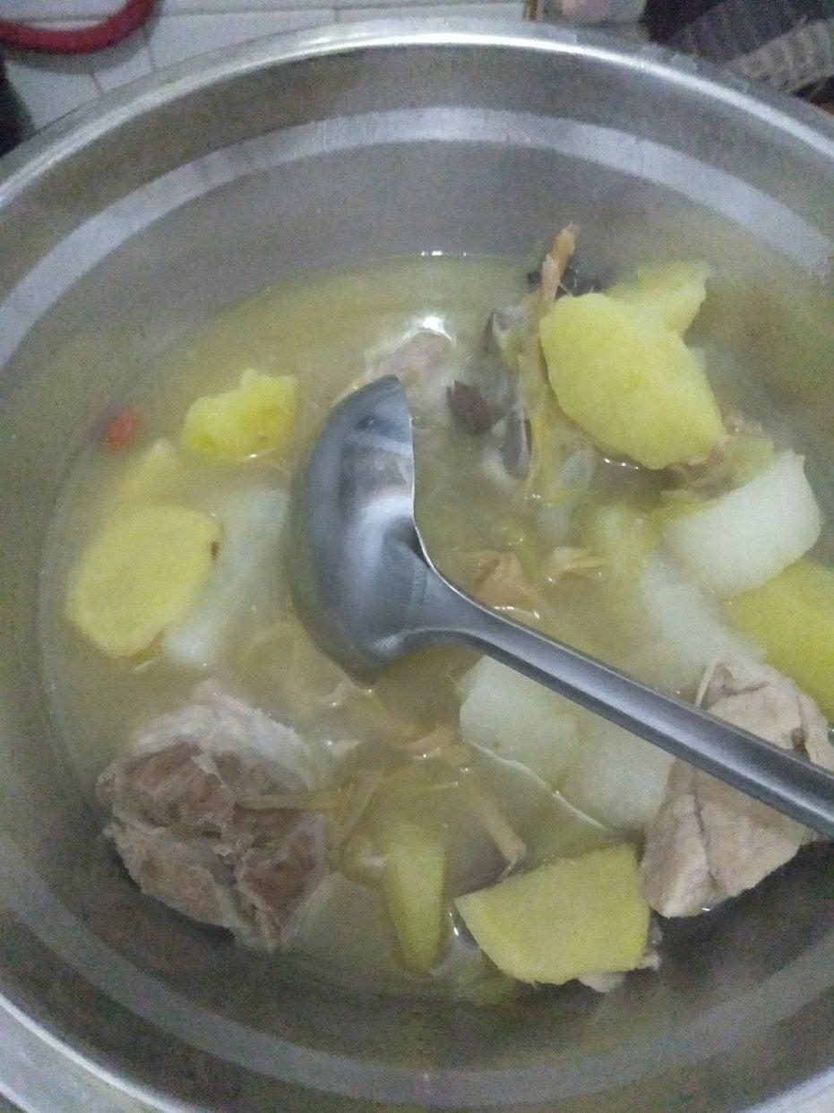 萝卜排骨汤