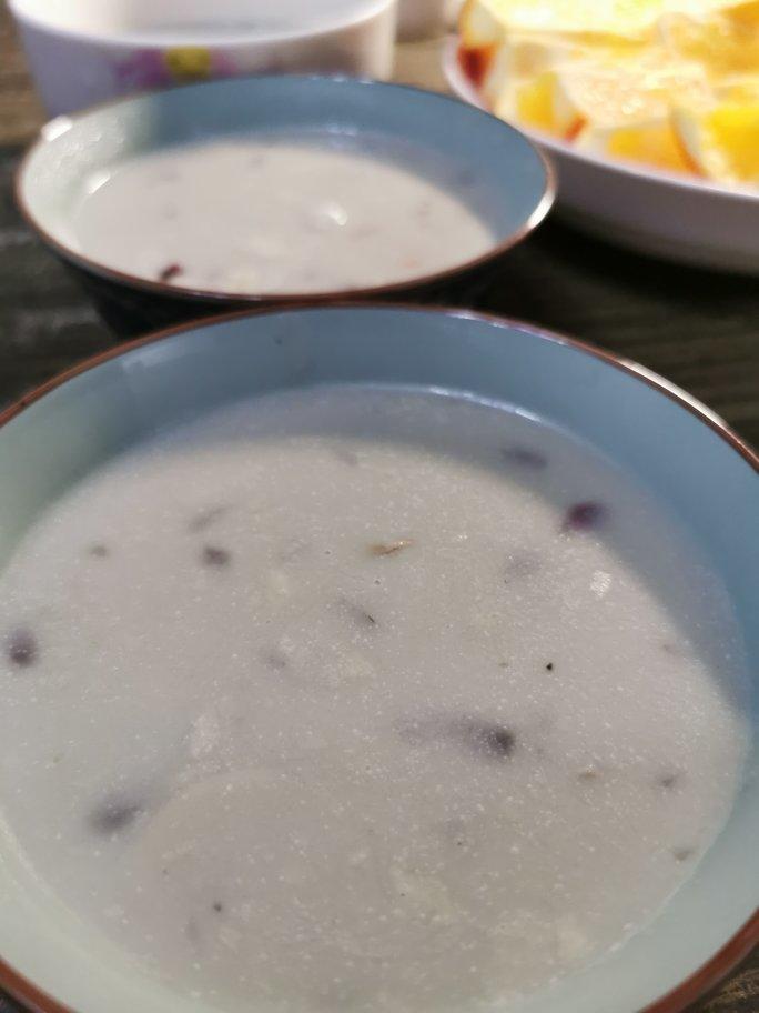 超惊艳奶油蘑菇汤(牛奶版本)