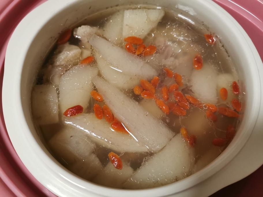 枸杞山药大骨汤的做法