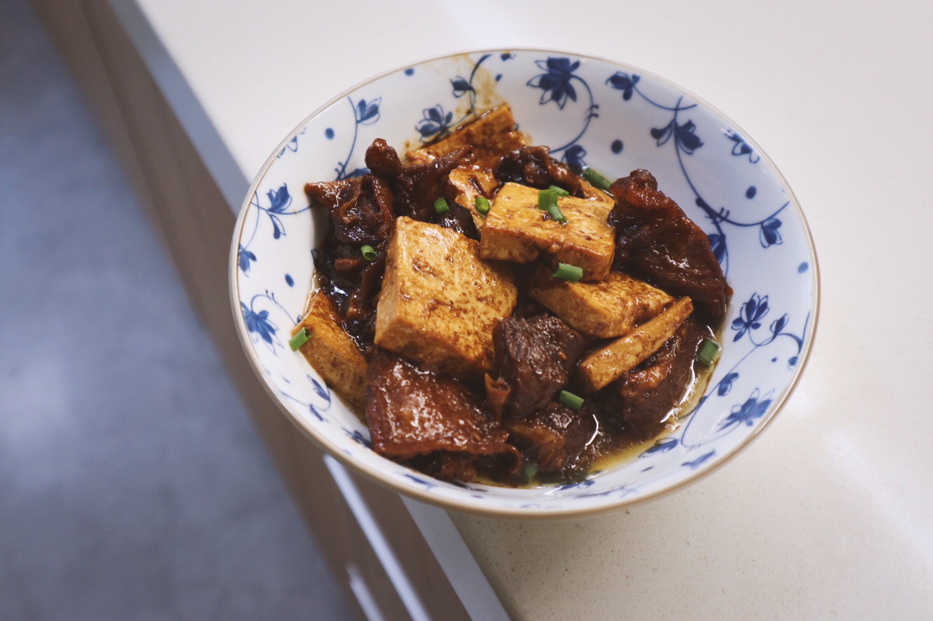 超简单下饭的牛腩炖豆腐的做法