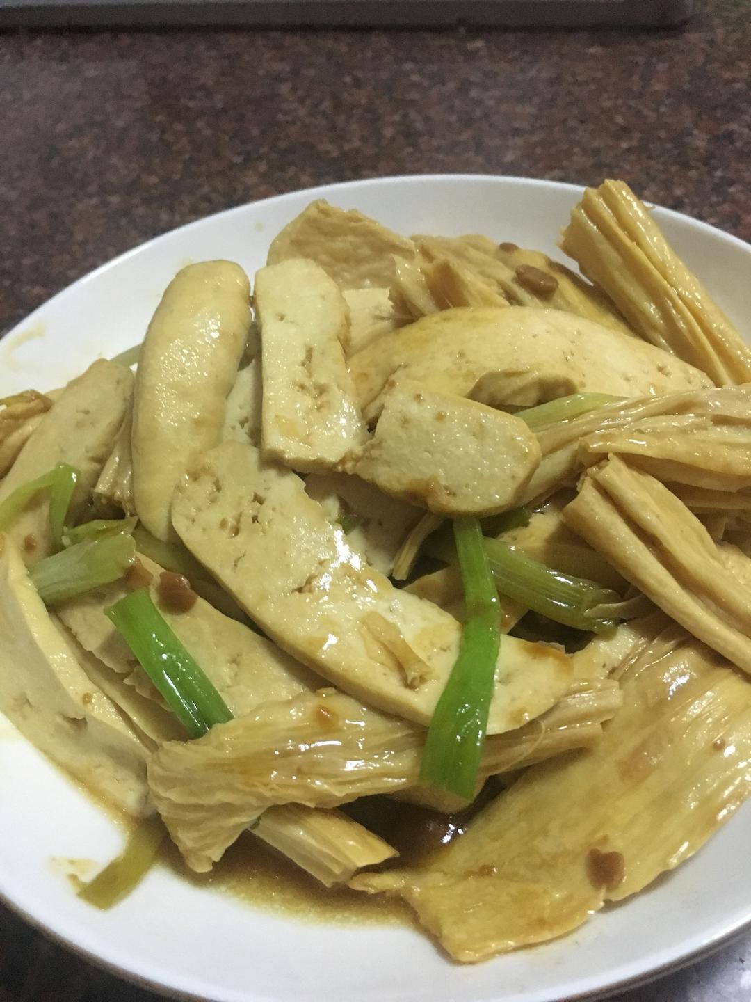 腐竹豆干炒葱白
