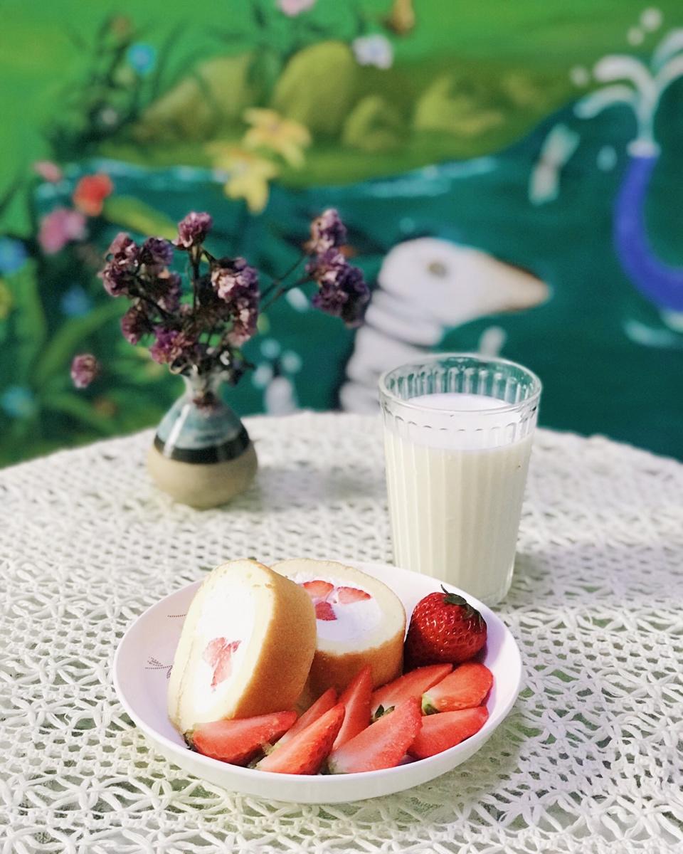 《Tinrry下午茶》教你做基础原味蛋糕卷