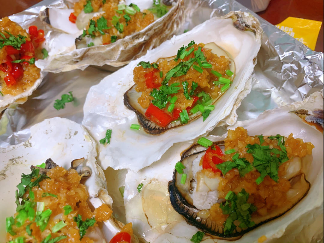 zora糖果糖果做的蒜蓉烤生蚝烤箱版