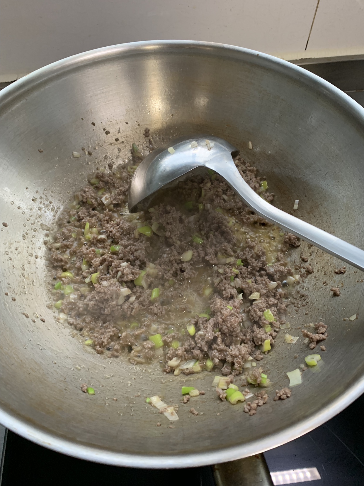 宝贝拌饭-香菇牛肉酱的做法 步骤2