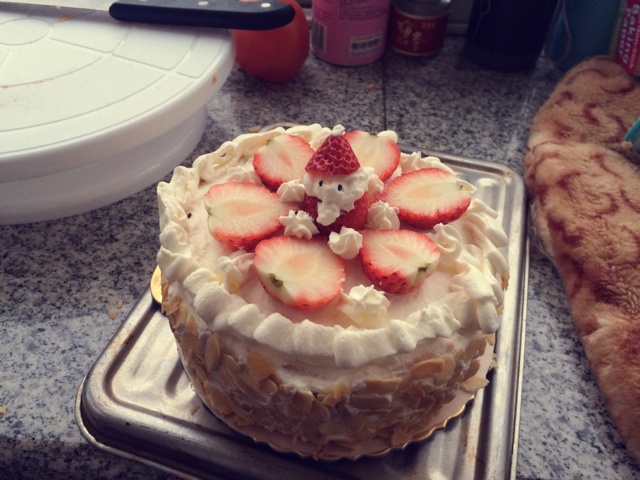 6寸草莓奶油生日蛋糕
