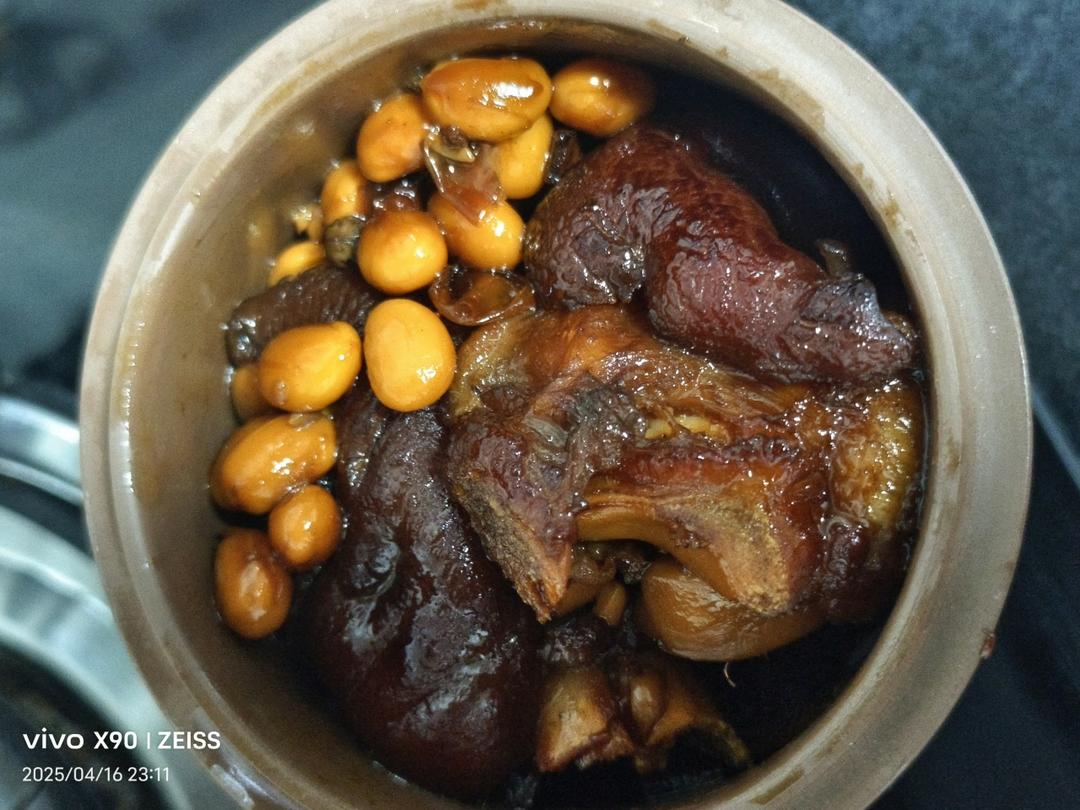 黄豆炖猪蹄