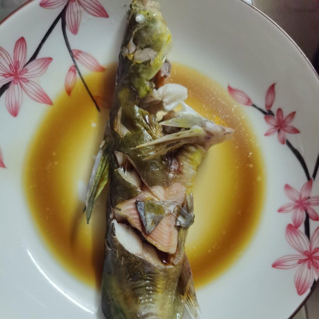 清蒸黄骨鱼