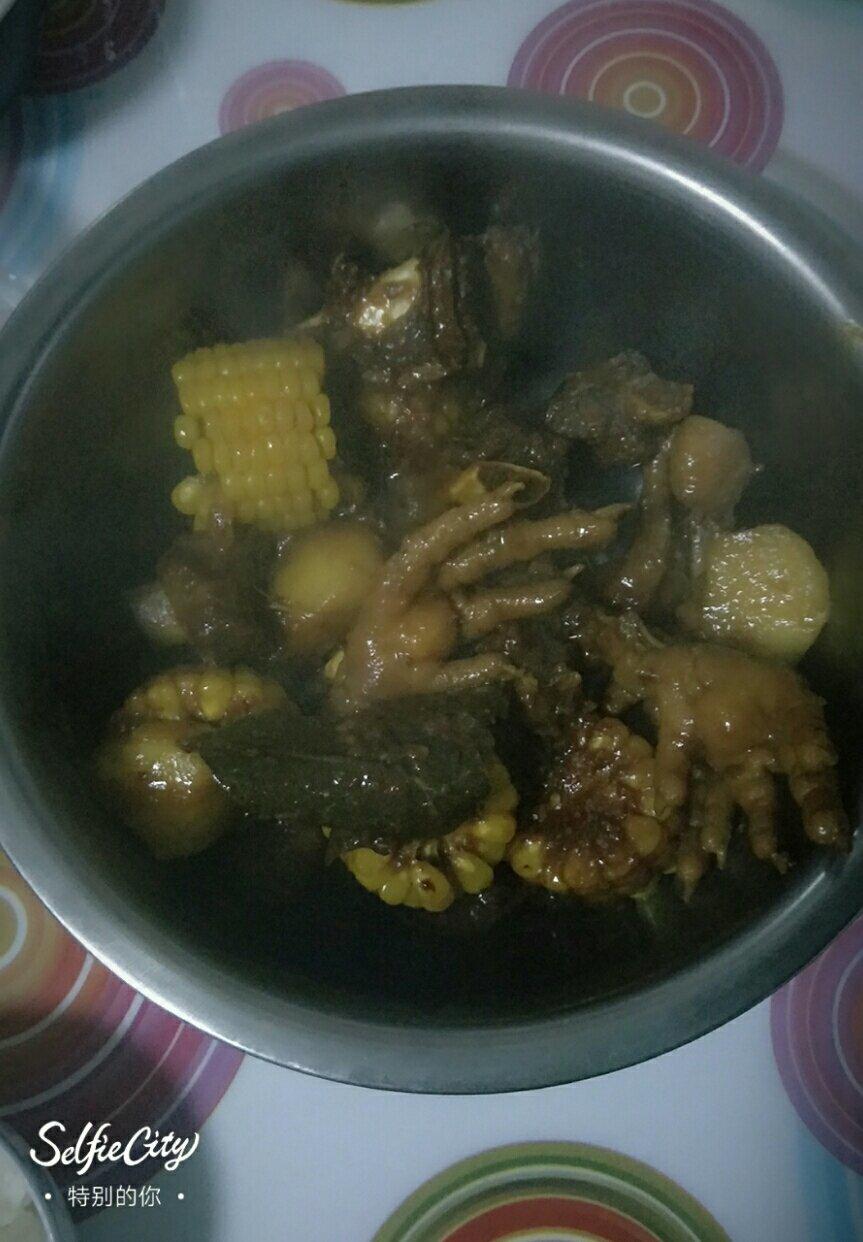 赛过蟹肉煲的排骨鸡爪煲