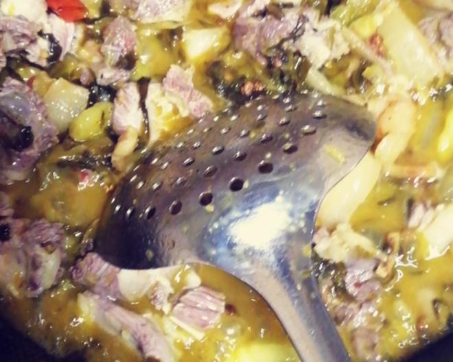酸菜牛肉汤锅的做法