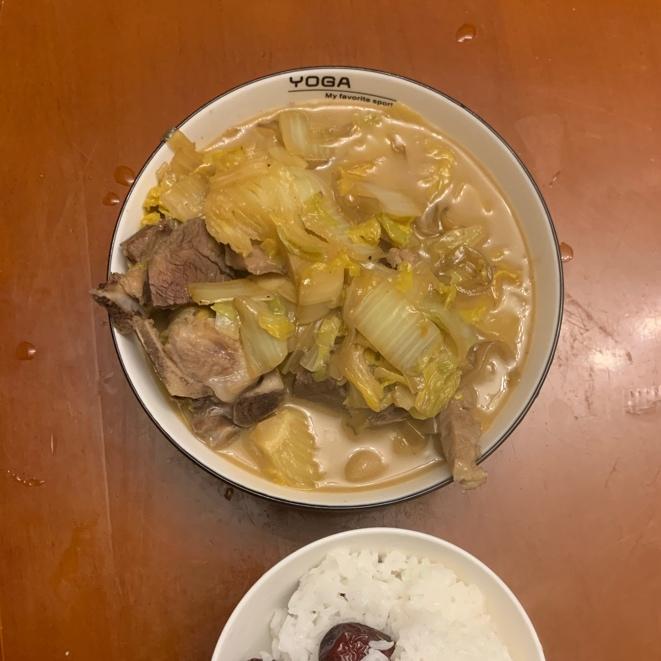 家常白菜炖粉条加豆腐泡