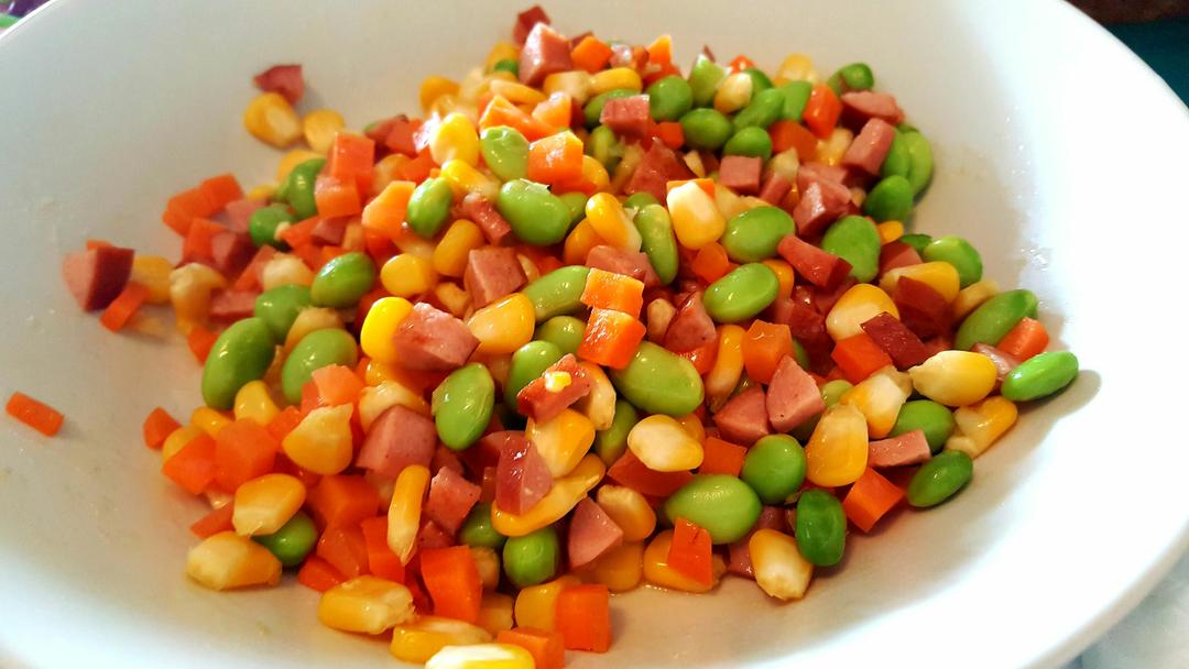 小风铃03做的青豆玉米火腿粒粒炒