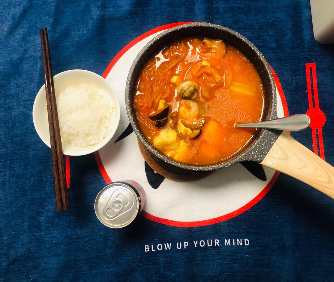 泡菜海鲜豆腐汤