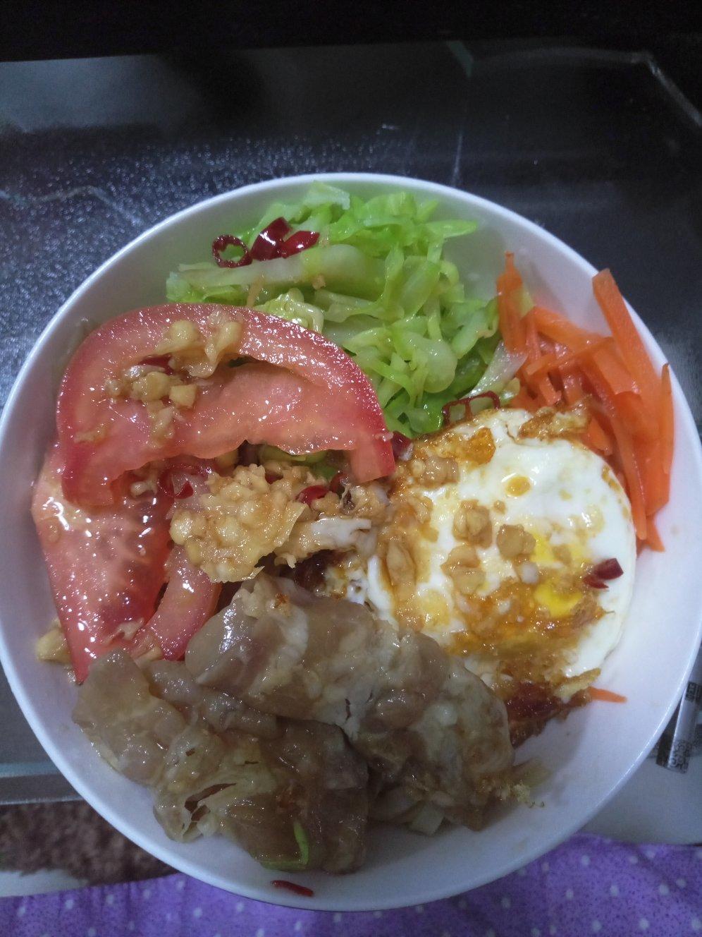 酸爽到不敢想象的浇汤肥牛面