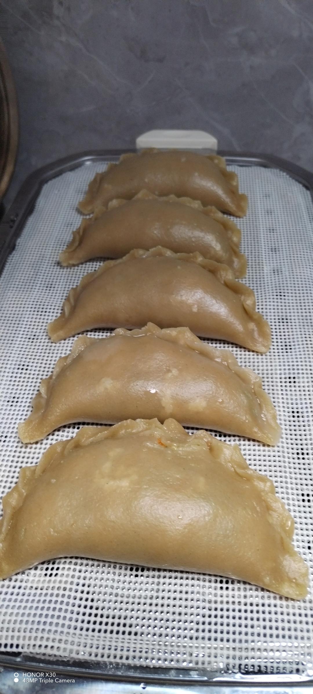 莜面韭菜馅蒸饺子