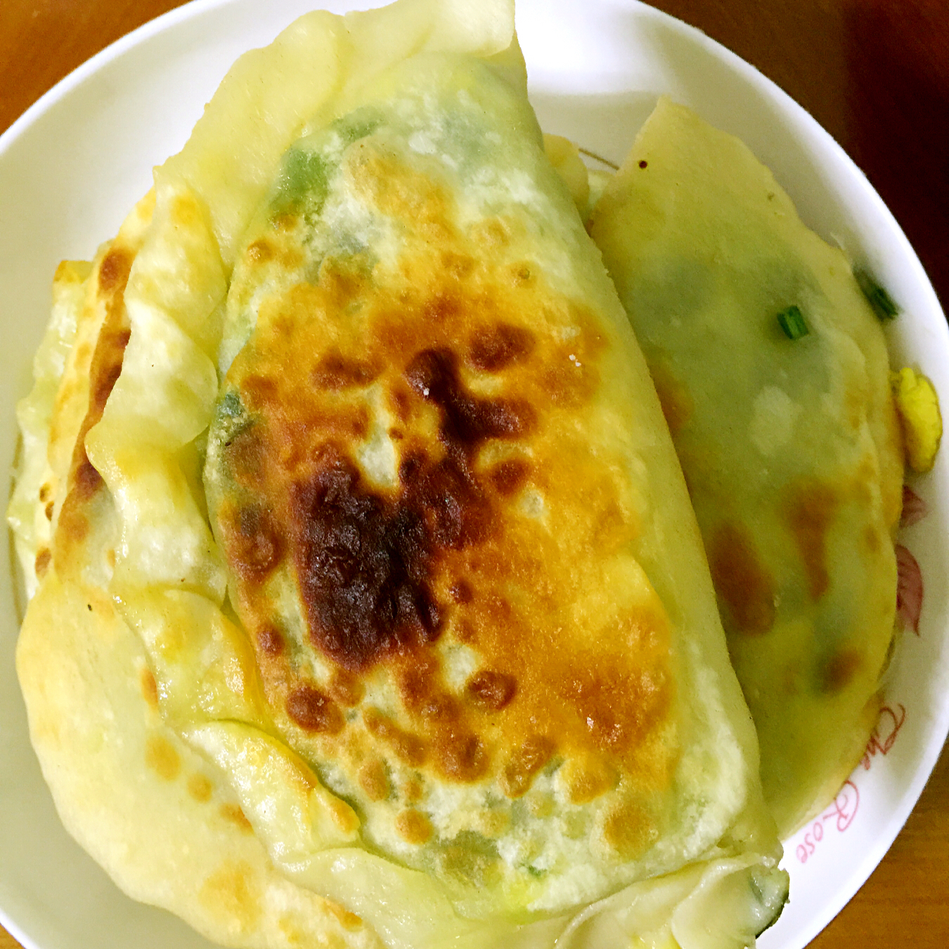 韮菜盒子的做法，简单又好吃哦~~