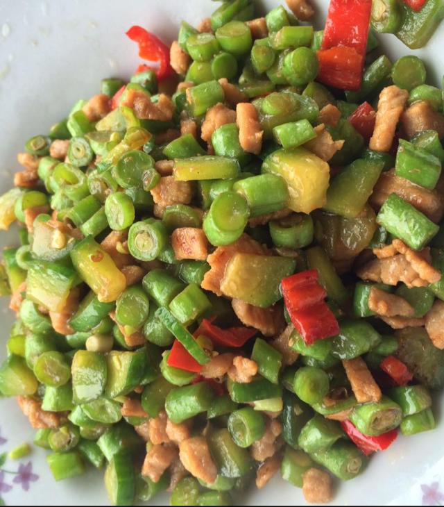 香辣肉碎炒豇豆