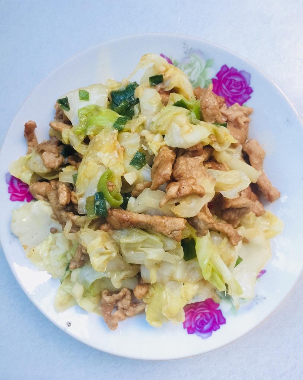 喵星人0508做的莲花白炒肉