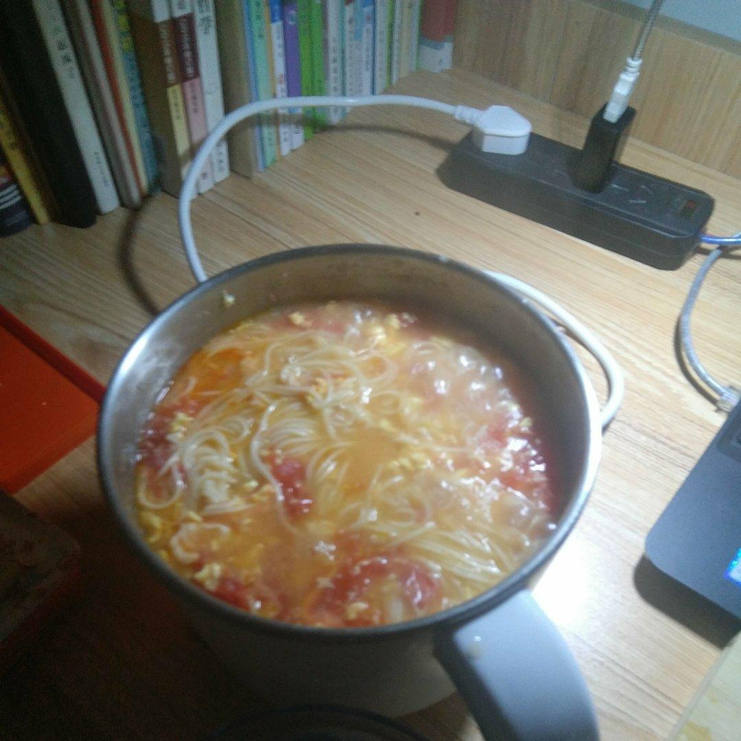最家常的普通汤面——西红柿鸡蛋龙须面